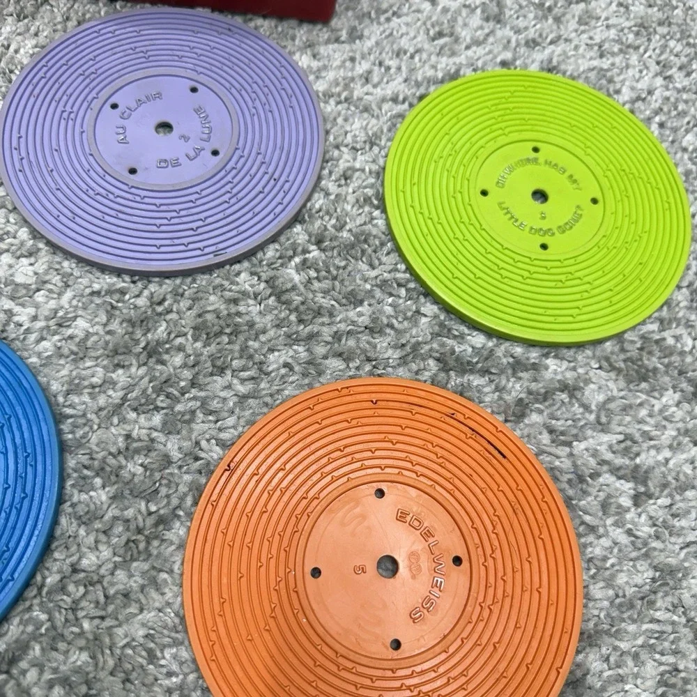 Vintage 1971 Fisher Price Music Box Record Player Toy 5 Record Disks 995 Works